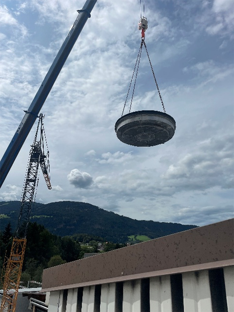 Erneuerung des Deckels und Abschlussarbeiten